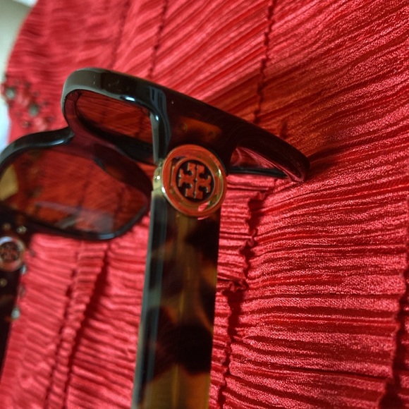 Tory Burch Women’s Prescription Sunglasses and Case - Picture 5 of 16